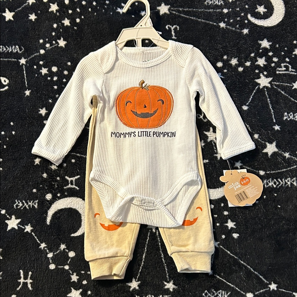 NWT baby Halloween mommy’s little pumpkin outfit 3-6m